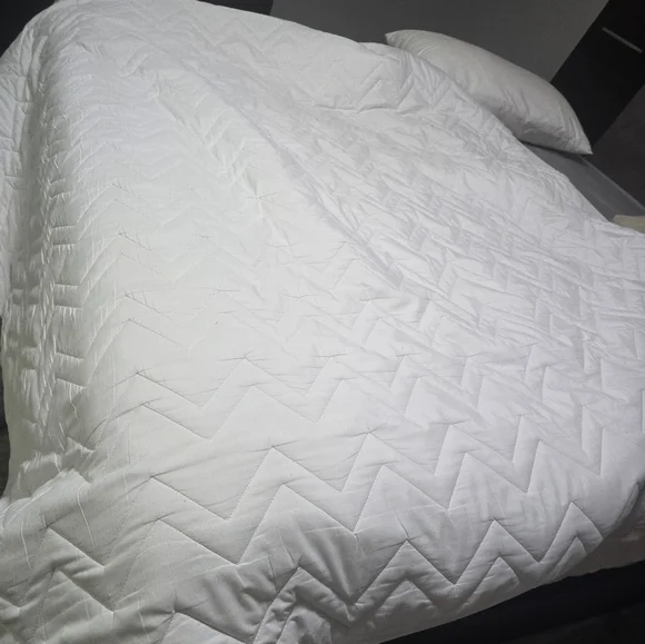 Hotel Collection White Chevron Mattress Cover - Picture 2 of 5